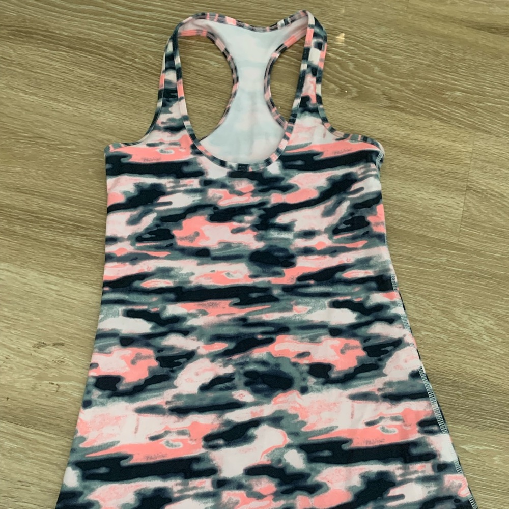 Lululemon rare print cool racer back tank pink camo size 4